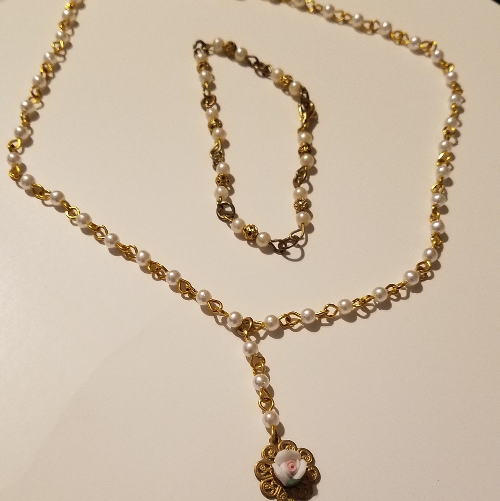 Necklace & bracelet